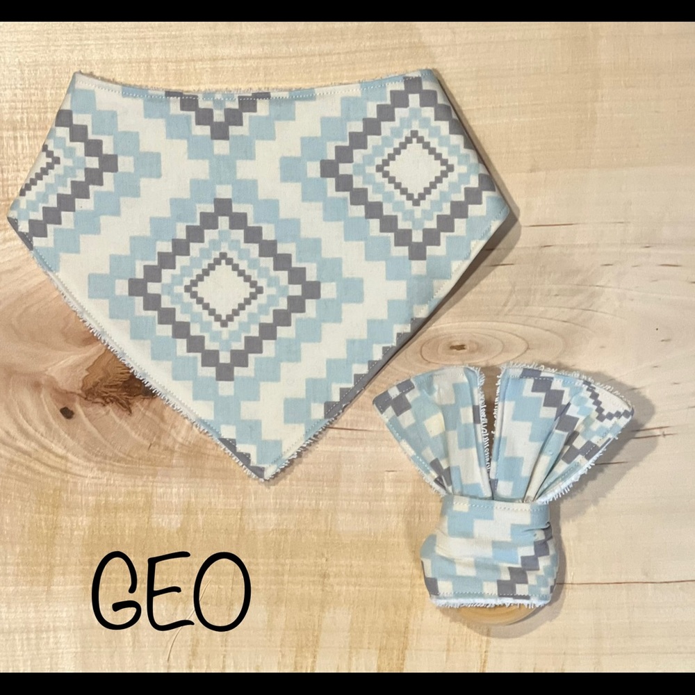 Geo print Bib and Teether
